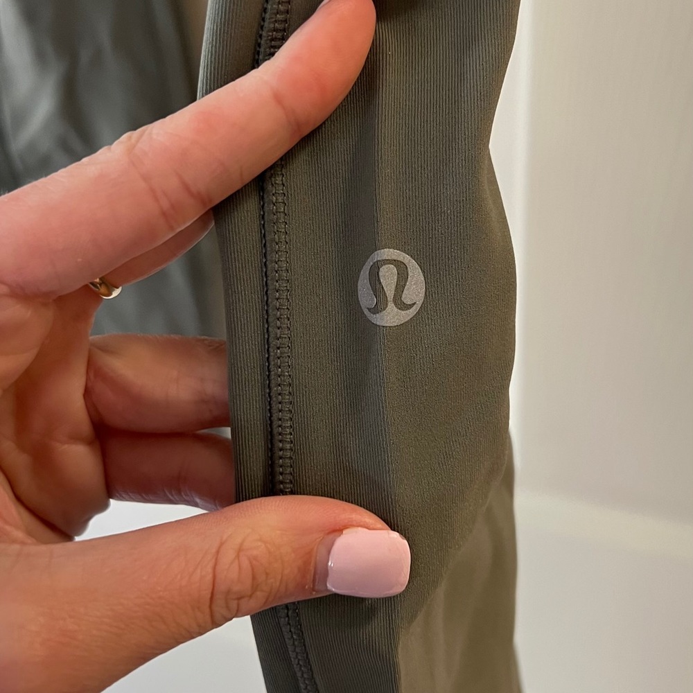 Brand new lulu lemon green leggings size 4